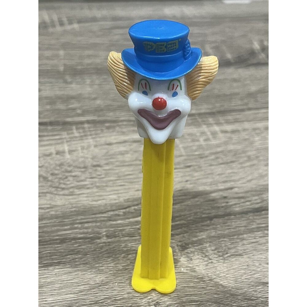 PETER PEZ CLOWN PEZ Dispenser 4.9 - Hungary Yellow